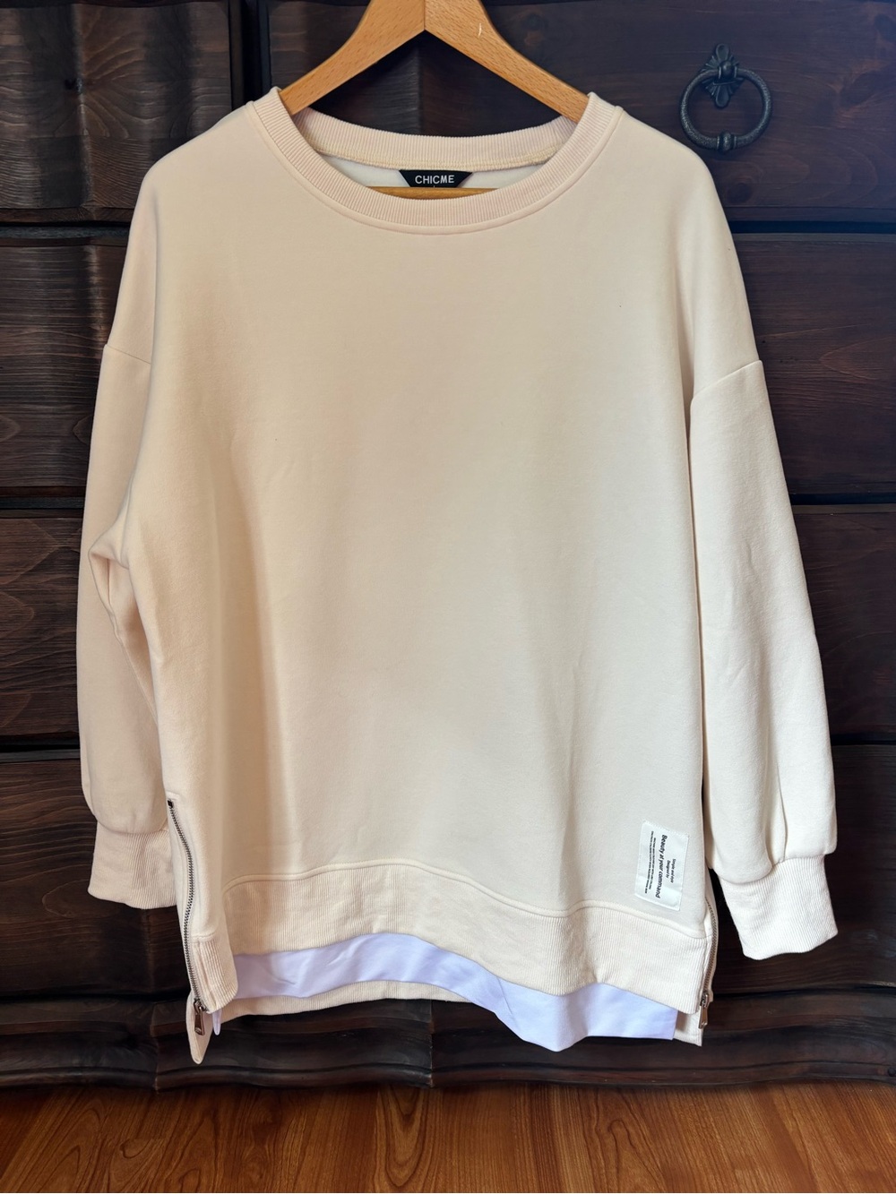 Women’s Brand New Cream Colored Crew Neck Sweater Size Large